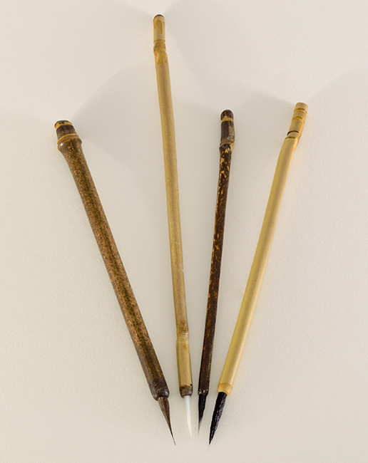 Small Diameter Watercolor Ink And Aqueous Acrylic Set With 1 Inch Long Bristles And Bamboo Cane Handles