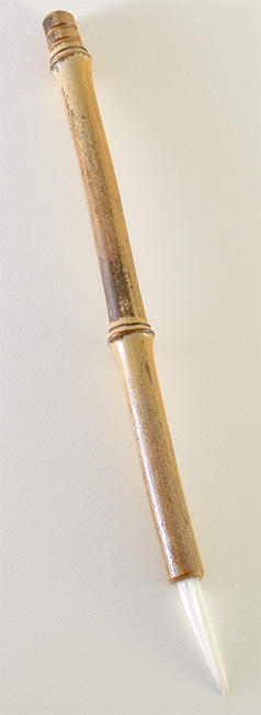 Medium size 2” bristle length Stiff White Synthetic, with bamboo cane handle.