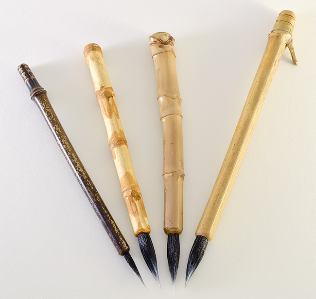 Small, Medium, Wangi Medium, and Large Size Goat Synthetic blend brushes with 1.5” inch bristle length.